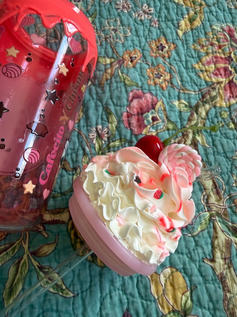 Betty Boop Chisme Starbucks upcycled tumbler with whipped cream lid handmade - Picture 7 of 8